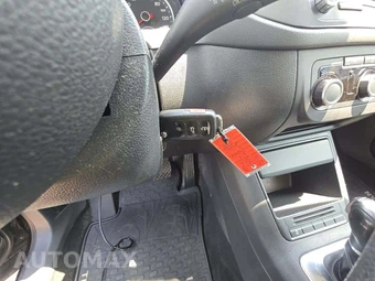 2012 Volkswagen Tiguan LE – miniatura 8