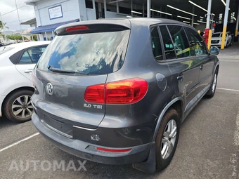 2012 Volkswagen Tiguan S – miniatura 4
