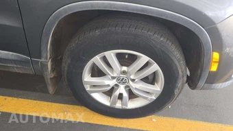 2012 Volkswagen Tiguan S – miniatura 42