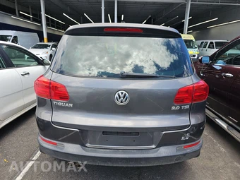 2012 Volkswagen Tiguan S – miniatura 5