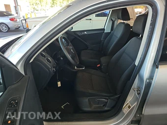 2012 Volkswagen Tiguan S – miniatura 7