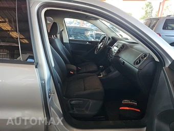 2012 Volkswagen Tiguan S – miniatura 8