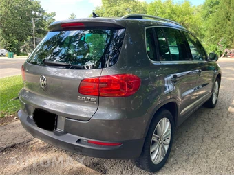 2012 Volkswagen Tiguan S – miniatura 5