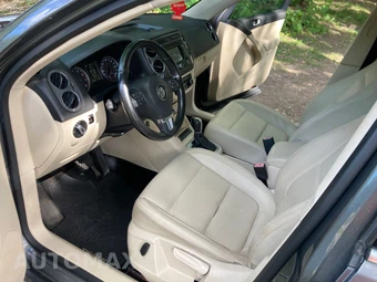 2012 Volkswagen Tiguan S – miniatura 9