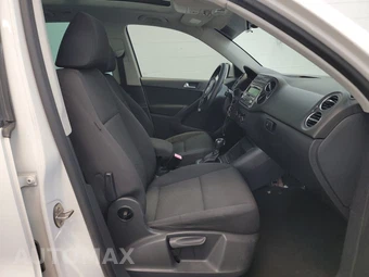 2012 Volkswagen Tiguan S – miniatura 8