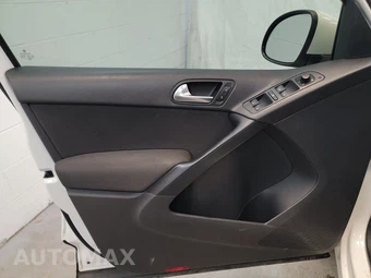 2012 Volkswagen Tiguan S – miniatura 9