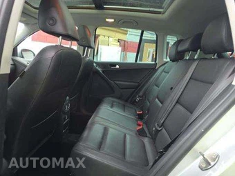 2012 Volkswagen Tiguan SE w/Sunroof & Navigation - miniatura 13