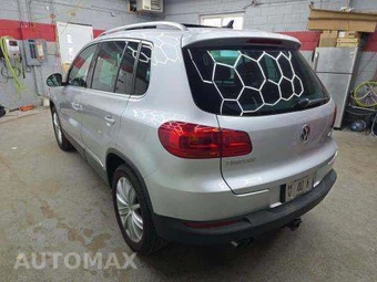 2012 Volkswagen Tiguan SE w/Sunroof & Navigation - miniatura 2