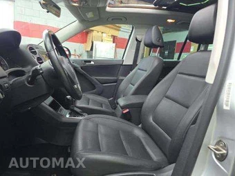 2012 Volkswagen Tiguan SE w/Sunroof & Navigation - miniatura 6