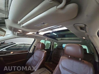 2012 Volkswagen Touareg TDI Executive - miniatura 11