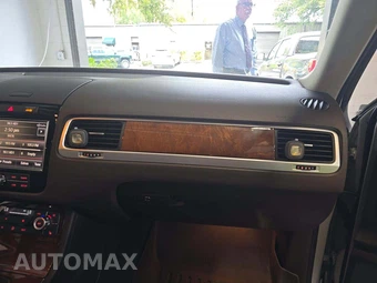 2012 Volkswagen Touareg TDI Executive - miniatura 19