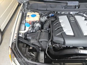 2012 Volkswagen Touareg TDI Executive - miniatura 22