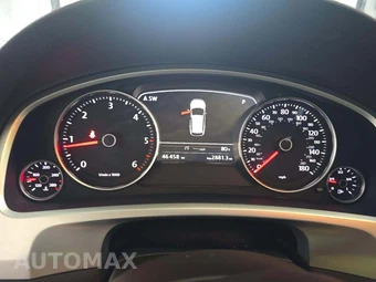 2012 Volkswagen Touareg TDI Executive - miniatura 9