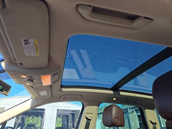 2012 Volkswagen Touareg TDI Executive - miniatura 18