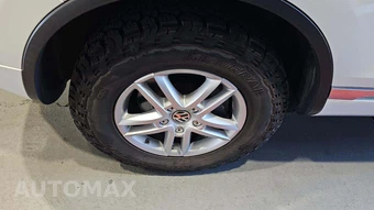 2012 Volkswagen Touareg TDI Executive - miniatura 33