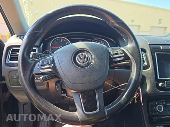 2012 Volkswagen Touareg TDI Sport w/Navigation - miniatura 10