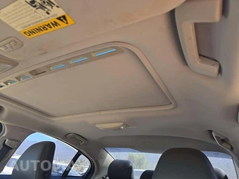 2012 Volvo S60 T5 w/Moonroof – miniatura 8