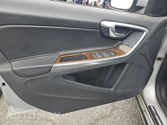 2012 Volvo S60 T5 – miniatura 9