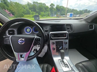 2012 Volvo S60 T6 R-Design – miniatura 16