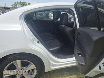 2013 Acura ILX w/Premium Pkg – miniatura 16