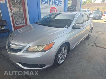 2013 Acura ILX w/Premium Pkg