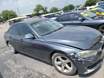 2013 BMW 3 Series Sedan 328i – miniatura 3