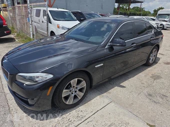 2013 BMW 5 Series 528i - miniatura 4