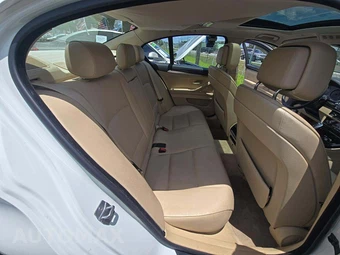 2013 BMW 5 Series Sedan 528i – miniatura 16