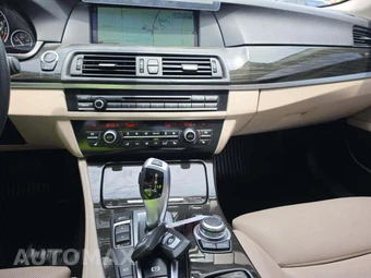 2013 BMW 5 Series Sedan 528i - miniatura 10
