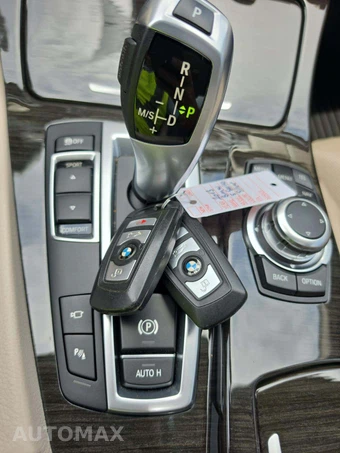 2013 BMW 5 Series Sedan 528i - miniatura 8