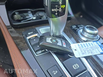 2013 BMW 5 Series Sedan 528i xDrive – miniatura 5