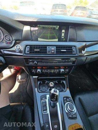 2013 BMW 5 Series Sedan 528i xDrive - miniatura 10