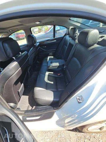 2013 BMW 5 Series Sedan 528i xDrive - miniatura 13