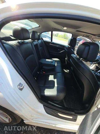 2013 BMW 5 Series Sedan 528i xDrive - miniatura 16