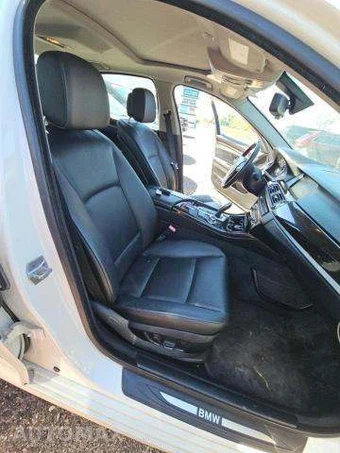 2013 BMW 5 Series Sedan 528i xDrive - miniatura 18