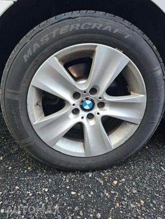2013 BMW 5 Series Sedan 528i xDrive - miniatura 30
