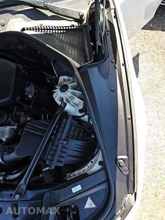 2013 BMW 5 Series Sedan 528i xDrive - miniatura 39
