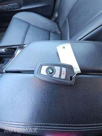 2013 BMW 5 Series Sedan 528i xDrive - miniatura 8