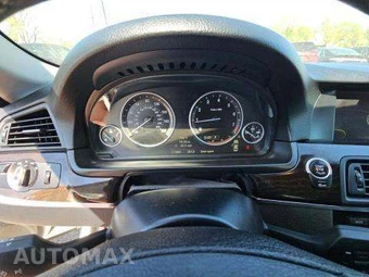2013 BMW 5 Series Sedan 528i xDrive - miniatura 9