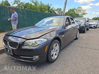 2013 BMW 5 Series Sedan 528i xDrive