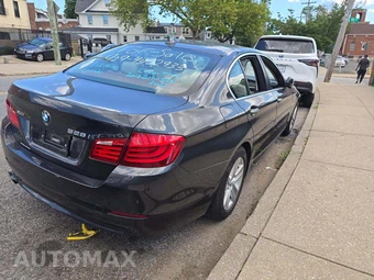 2013 BMW 5 Series Sedan 528i xDrive - miniatura 3