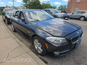 2013 BMW 5 Series Sedan 528i xDrive - miniatura 4