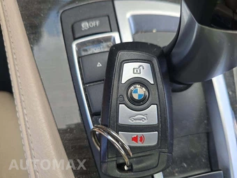 2013 BMW 5 Series Sedan 528i xDrive - miniatura 8