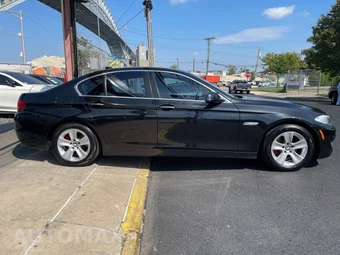 2013 BMW 5 Series Sedan 528i xDrive - miniatura 11