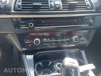2013 BMW 5 Series Sedan 528i xDrive - miniatura 25