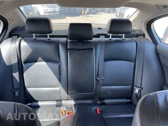2013 BMW 5 Series Sedan 528i xDrive - miniatura 42