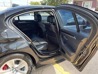 2013 BMW 5 Series Sedan 528i xDrive - miniatura 45
