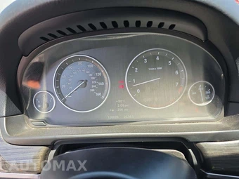 2013 BMW 5 Series Sedan 535i - miniatura 9