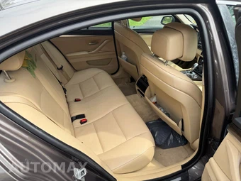 2013 BMW 5 Series Sedan 535i - miniatura 11