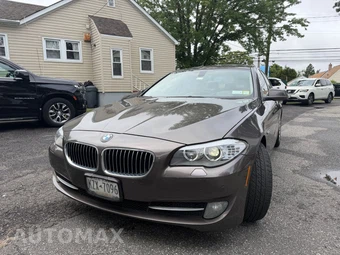 2013 BMW 5 Series Sedan 535i - miniatura 3